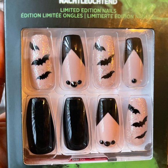Kiss Halloween Bats Press On Nails NEW Glow in the Dark - Picture 2 of 6